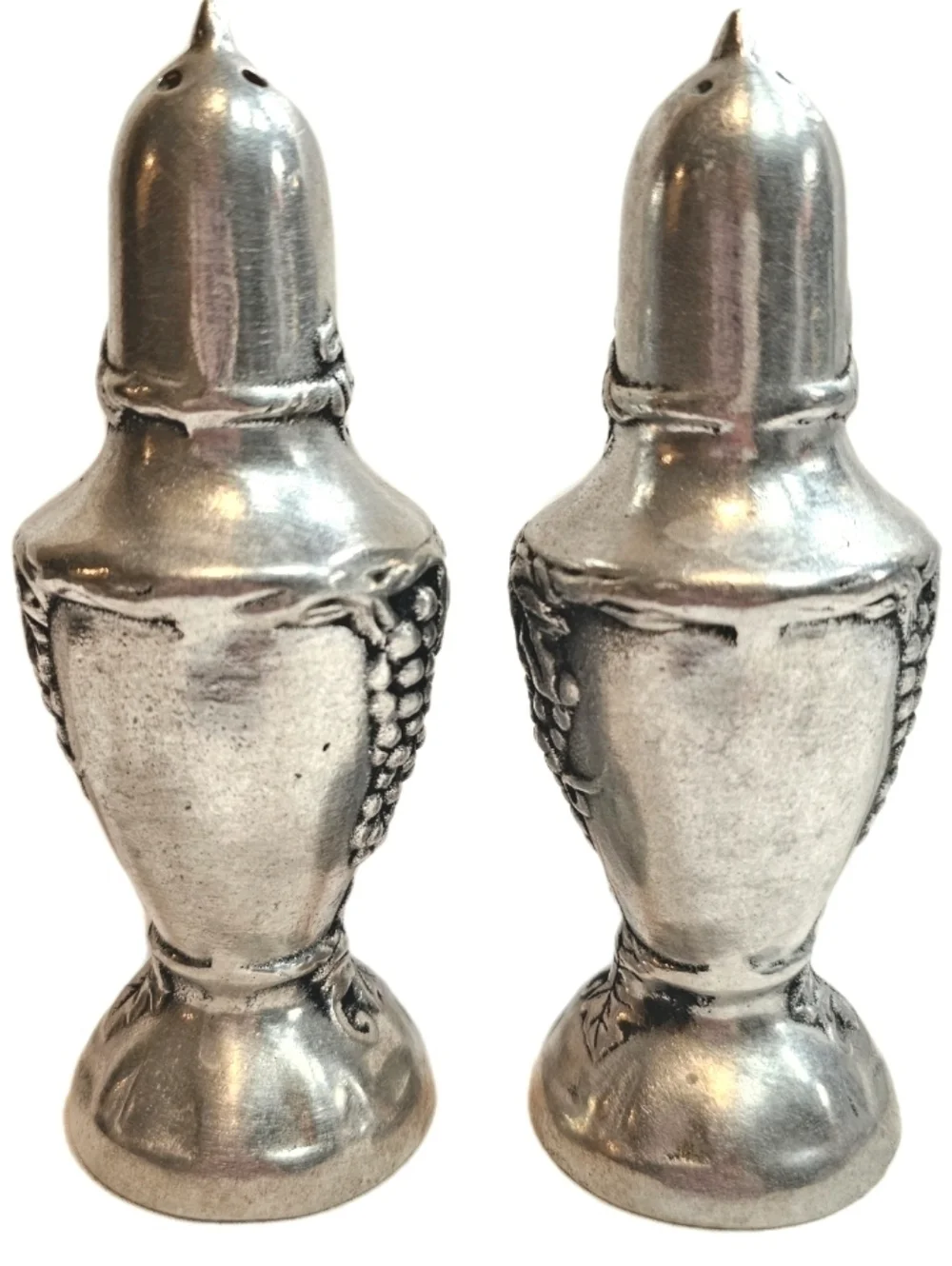 Vintage Collectible Pewter Vineyard Grapes Victorian Salt & Pepper Shakers